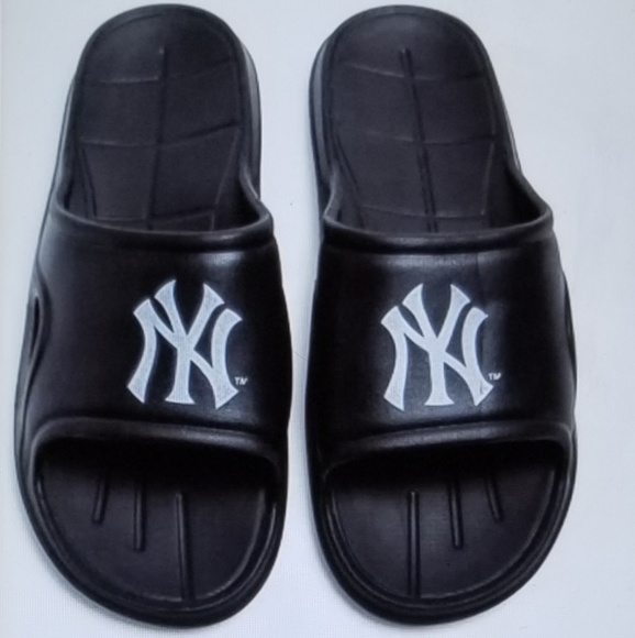 Other - New York Yankee Slides. NBA. NWT